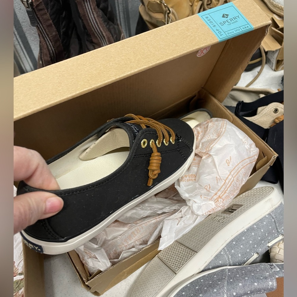 Sperry New in box black topsiders size 7. Never been worn.